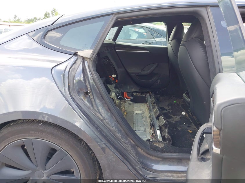 2021 Tesla Model s VIN 5YJSA1E56MF428257 IAAI salvage auction — NORMAL WEAR, Salvage Title, sold $21,150 on 2026-07-16 (photo 8)
