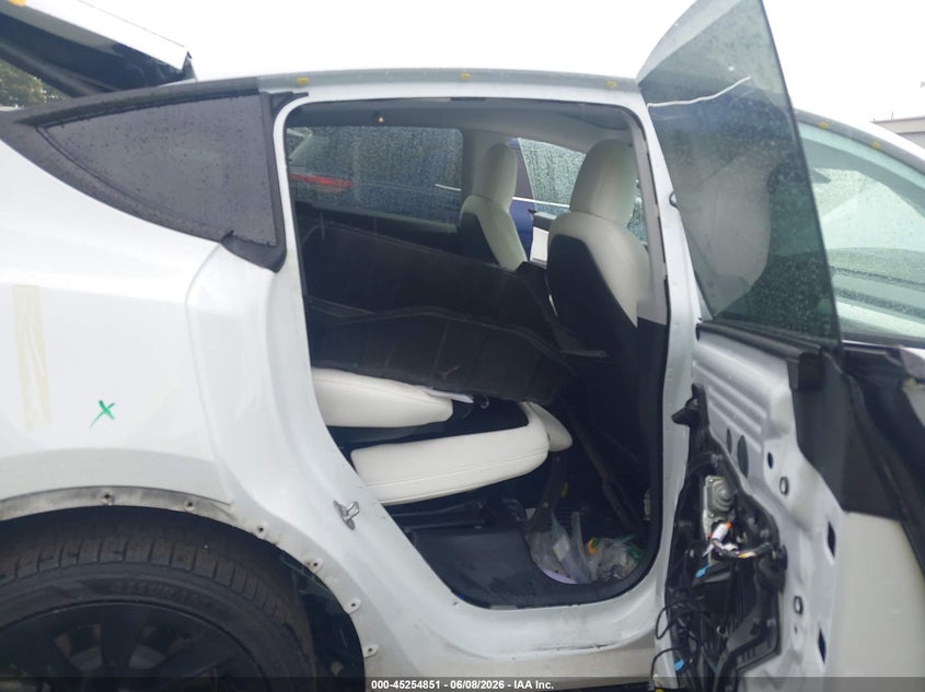 2021 Tesla Model y VIN 5YJYGDED9MF181396 IAAI salvage auction — REAR END, Salvage Title, sold $6,000 on 2026-07-09 (photo 8)
