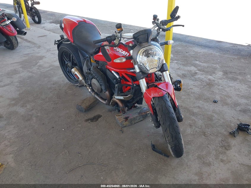 2015 Ducati Monster VIN ZDM1RBSV0FB006431 IAAI salvage auction — ROLLOVER, Salvage Title, sold $550 on 2026-08-12 (photo 1)