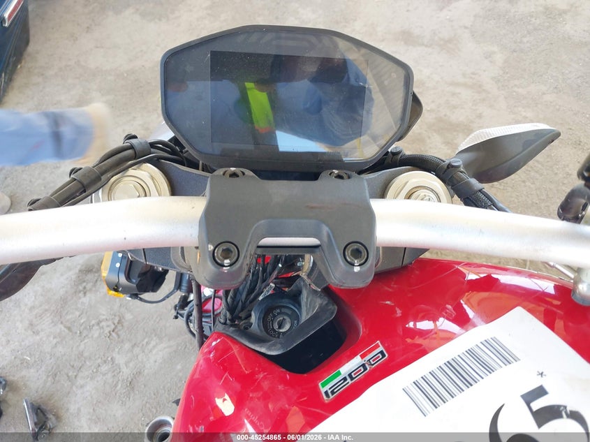 2015 Ducati Monster VIN ZDM1RBSV0FB006431 IAAI salvage auction — ROLLOVER, Salvage Title, sold $550 on 2026-08-12 (photo 7)