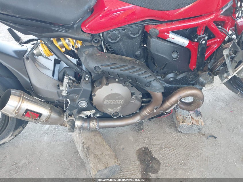 2015 Ducati Monster VIN ZDM1RBSV0FB006431 IAAI salvage auction — ROLLOVER, Salvage Title, sold $550 on 2026-08-12 (photo 8)