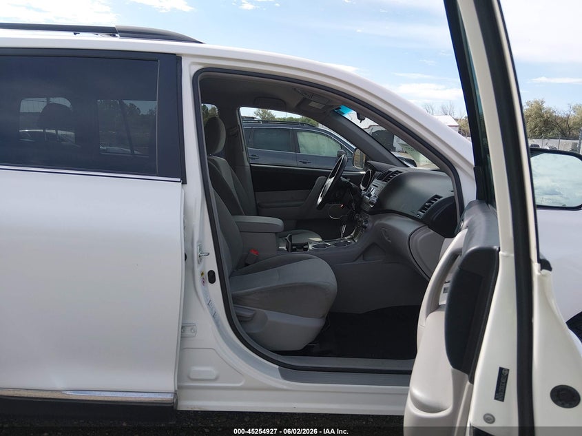 2012 Toyota Highlander VIN 5TDBK3EH2CS165696 IAAI salvage auction — LEFT SIDE, Salvage (Montana), sold $2,550 on 2026-07-22 (photo 5)