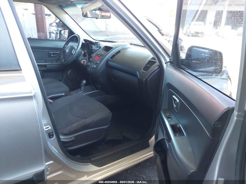 2012 Kia Soul VIN KNDJT2A51C7478540 IAAI salvage auction — RIGHT FRONT, Salvage Title, sold $950 on 2026-07-07 (photo 5)