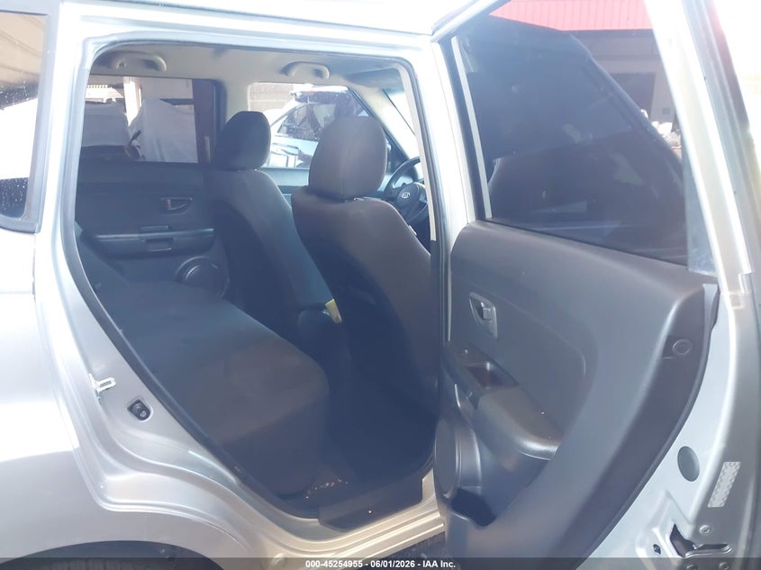 2012 Kia Soul VIN KNDJT2A51C7478540 IAAI salvage auction — RIGHT FRONT, Salvage Title, sold $950 on 2026-07-07 (photo 8)