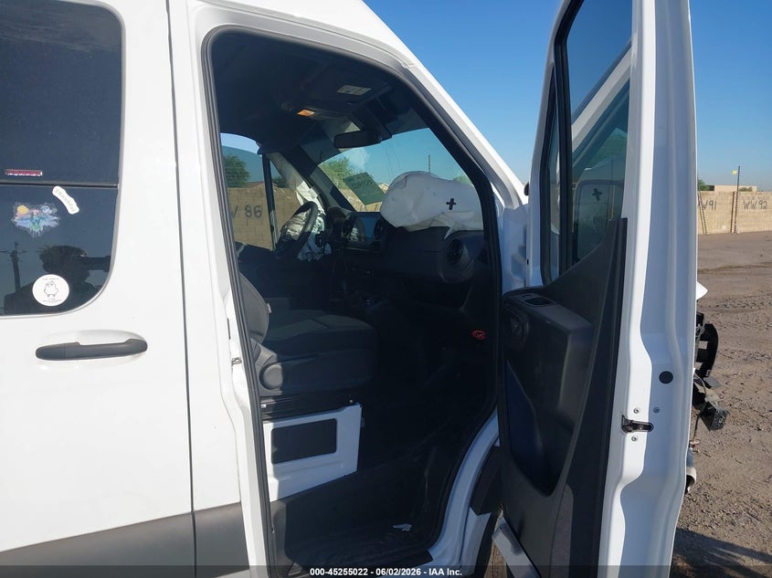 2022 Mercedes-benz Sprinter VIN W1Y9EC3Y8NT107035 IAAI salvage auction — LEFT FRONT, Salvage Title, sold $20,250 on 2026-07-07 (photo 5)