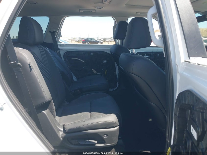 2026 Hyundai Palisade VIN KM8RH5SAXTU057219 IAAI salvage auction — LEFT & RIGHT, Salvage (California), sold $8,900 on 2026-07-08 (photo 8)