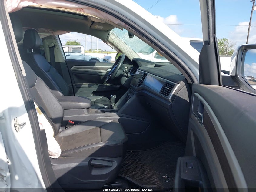 2020 Volkswagen Atlas VIN 1V2WP2CA4LC501366 IAAI salvage auction — SIDE, Salvage Title, sold $5,600 on 2026-08-02 (photo 5)