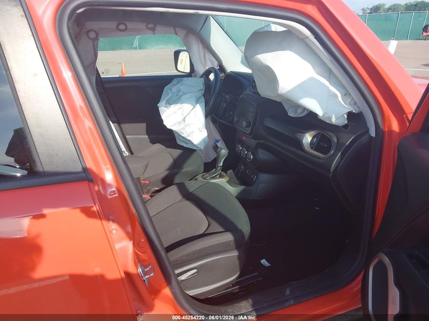 2017 Jeep Renegade VIN ZACCJBAB1HPE38389 IAAI salvage auction — FRONT END, Regular (South Dakota), sold $650 on 2026-08-18 (photo 5)