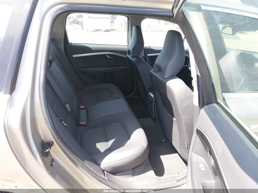 2012 Volvo Xc70 VIN YV4952BZ7C1119112 IAAI salvage auction — RIGHT SIDE, Salvage (Oregon), sold $1,175 on 2026-08-17 (photo 8)
