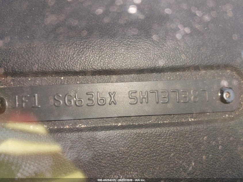 2005 Subaru Forester VIN JF1SG636X5H737387 IAAI salvage auction — LEFT SIDE, Flood (Minnesota), sold $25 on 2026-07-29 (photo 9)