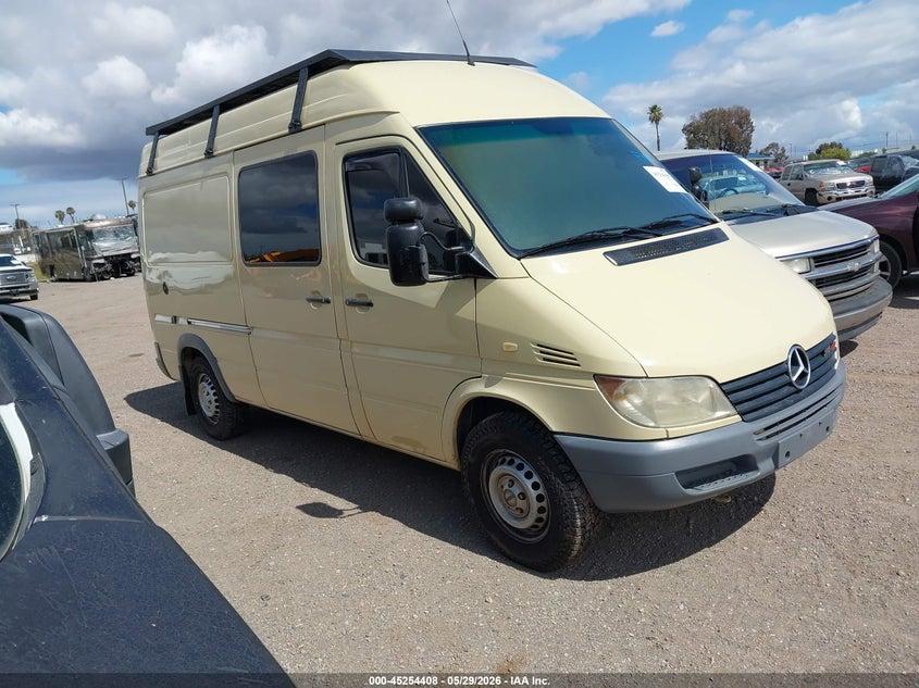2004 Mercedes-benz Sprinter VIN WD2PD644445659516 IAAI salvage auction — INTERIOR BURN, Salvage (California), sold $3,350 on 2026-07-13 (photo 1)
