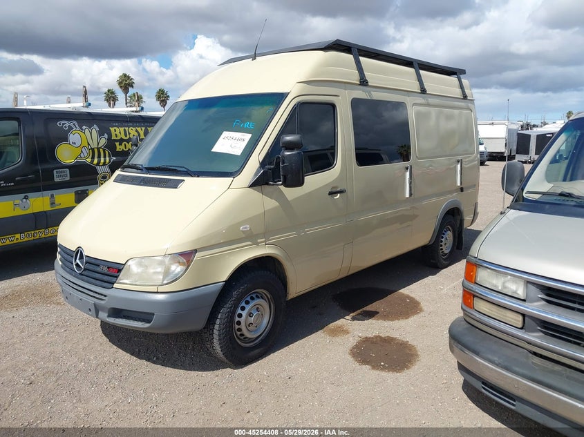 2004 Mercedes-benz Sprinter VIN WD2PD644445659516 IAAI salvage auction — INTERIOR BURN, Salvage (California), sold $3,350 on 2026-07-13 (photo 2)