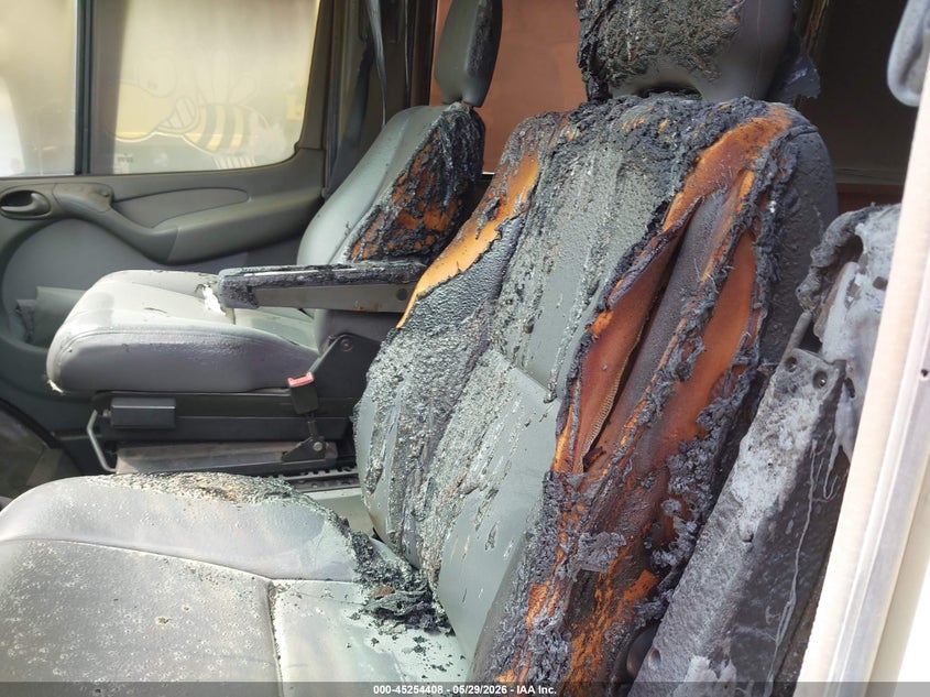 2004 Mercedes-benz Sprinter VIN WD2PD644445659516 IAAI salvage auction — INTERIOR BURN, Salvage (California), sold $3,350 on 2026-07-13 (photo 6)
