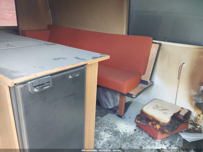 2004 Mercedes-benz Sprinter VIN WD2PD644445659516 IAAI salvage auction — INTERIOR BURN, Salvage (California), sold $3,350 on 2026-07-13 (photo 8)