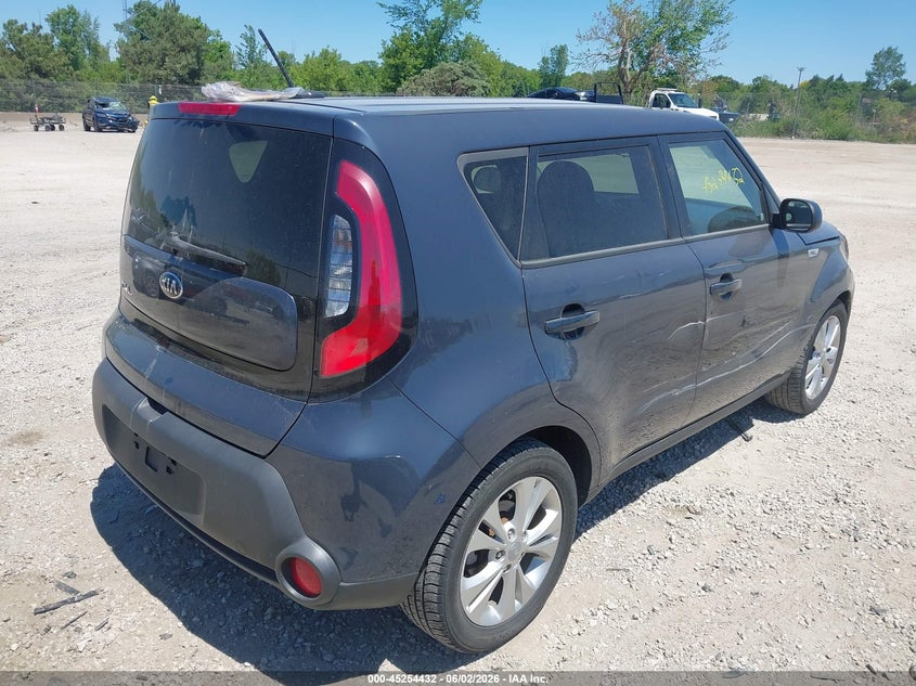 2015 Kia Soul VIN KNDJP3A5XF7181930 IAAI salvage auction — RIGHT SIDE, Salvage Title, sold $1,150 on 2026-07-14 (photo 4)