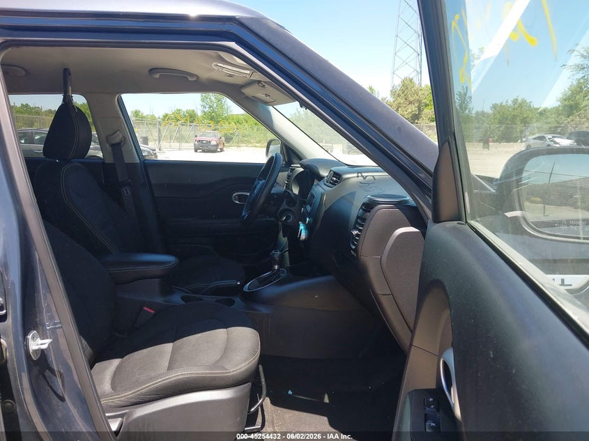 2015 Kia Soul VIN KNDJP3A5XF7181930 IAAI salvage auction — RIGHT SIDE, Salvage Title, sold $1,150 on 2026-07-14 (photo 5)