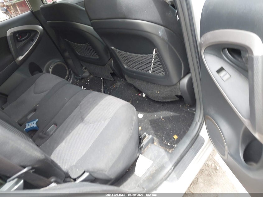 2006 Toyota Rav 4 VIN JTMBK32V766008292 IAAI salvage auction — NORMAL WEAR, Reconstructed (Massachusetts), sold $575 on 2026-07-07 (photo 8)