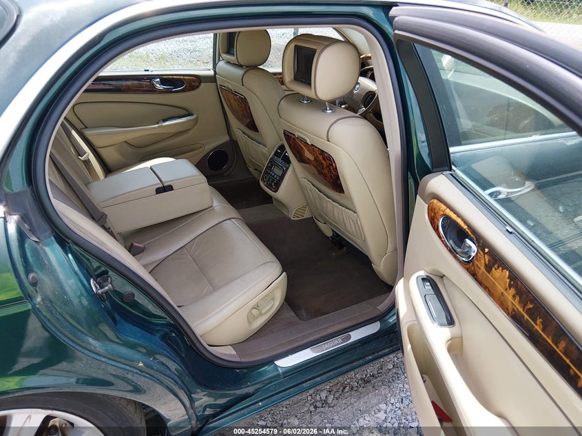 2005 Jaguar Xj VIN SAJWA82B75TG40835 IAAI salvage auction — NORMAL WEAR, Clear (Mississippi), sold $400 on 2026-07-10 (photo 8)