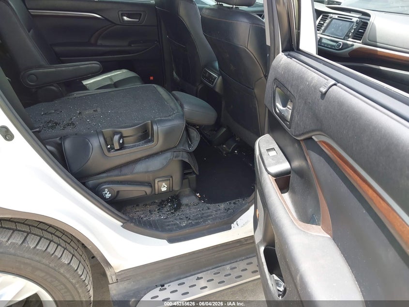 2015 Toyota Highlander VIN 5TDYKRFH3FS112523 IAAI salvage auction — RIGHT SIDE, Salvage Title, sold $5,600 on 2026-07-29 (photo 8)