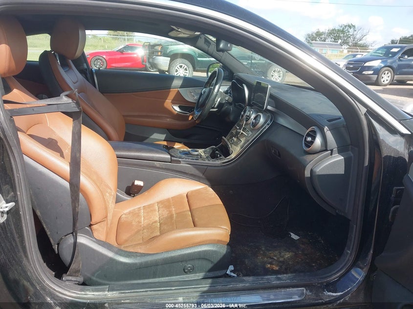 2017 Mercedes-benz C-klasse VIN WDDWJ4JB0HF439292 IAAI salvage auction — RIGHT FRONT, Salvage Title, sold $5,100 on 2026-08-18 (photo 5)