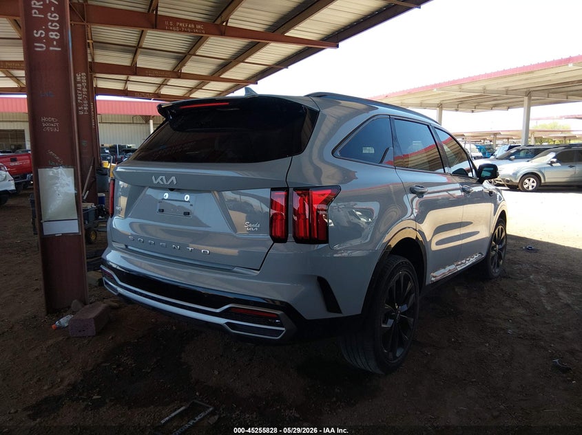 2022 Kia Sorento VIN 5XYRKDLF0NG107060 IAAI salvage auction — LEFT FRONT, Salvage Title, sold $8,100 on 2026-07-14 (photo 4)