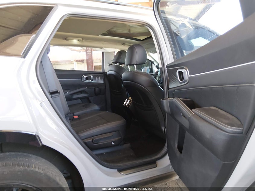 2022 Kia Sorento VIN 5XYRKDLF0NG107060 IAAI salvage auction — LEFT FRONT, Salvage Title, sold $8,100 on 2026-07-14 (photo 8)
