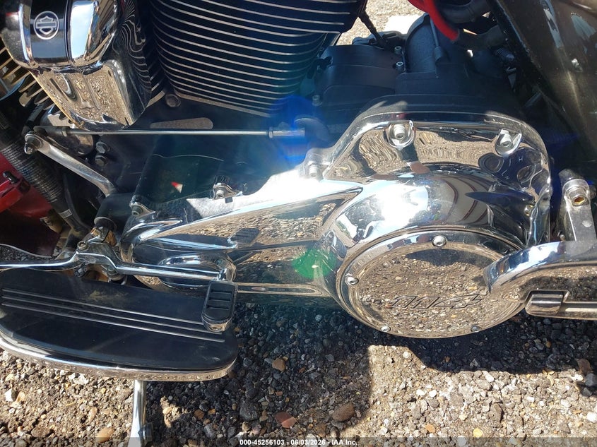 2023 Harley-davidson Road glide VIN 1HD1KTP18PB600826 IAAI salvage auction — LEFT & RIGHT, Salvage Title, sold $5,000 on 2026-09-29 (photo 8)