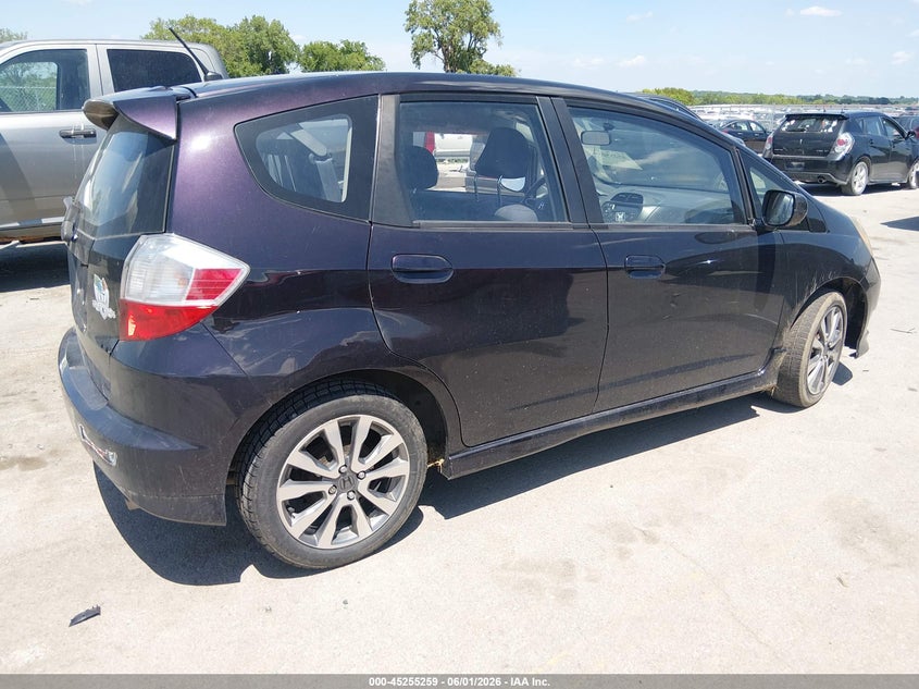 2013 Honda Fit VIN JHMGE8G52DC064284 IAAI salvage auction — SIDE, Salvage Title, sold $1,100 on 2026-07-07 (photo 4)
