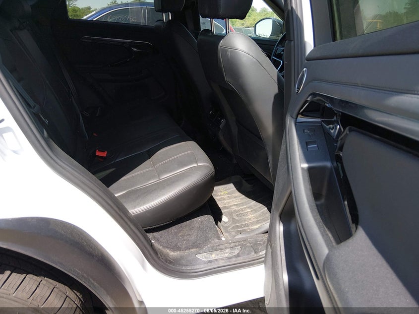 2021 Land rover Range rover evoque VIN SALZT2FX7MH129979 IAAI salvage auction — RIGHT SIDE, Salvage (Massachusetts), sold $8,450 on 2026-08-19 (photo 8)
