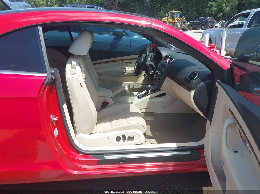 2012 Volkswagen Eos VIN WVWFW7AH2CV003883 IAAI salvage auction — SIDE, Salvage Title, sold $2,700 on 2026-07-08 (photo 5)