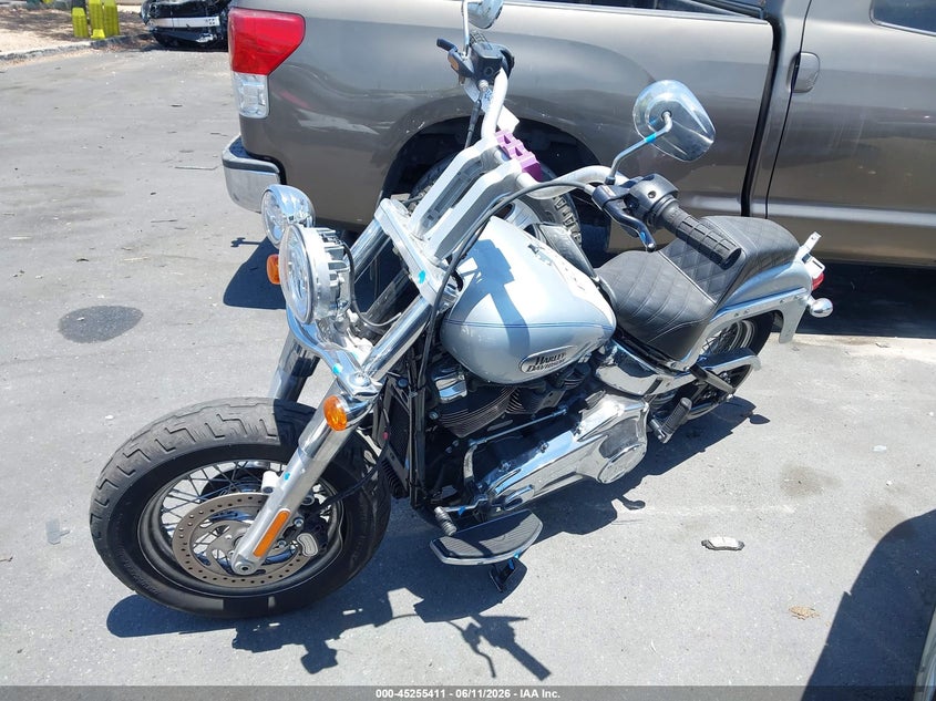2023 Harley-davidson Softail VIN 1HD1YBK26PB029975 IAAI salvage auction — FRONT END, Salvage Title, sold $2,550 on 2026-07-17 (photo 9)