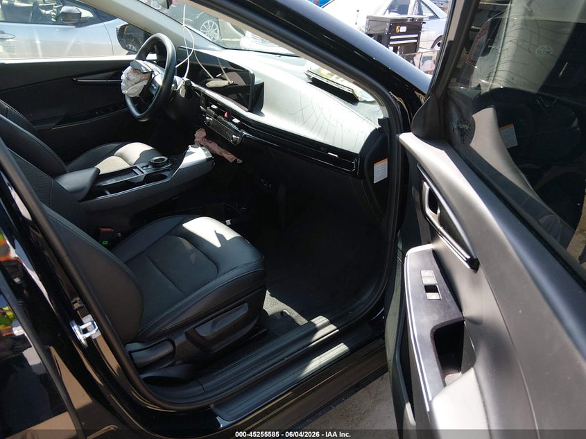 2025 Kia Ev6 VIN 5XYC34JA8SG011313 IAAI salvage auction — FRONT END, Salvage Title, sold $8,600 on 2026-08-01 (photo 5)