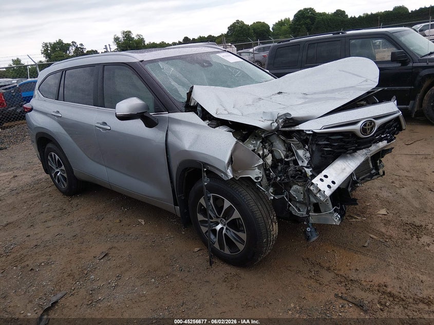 2023 Toyota Highlander VIN 5TDKDRAH0PS518736 IAAI salvage auction — FRONT END, Salvage Title, sold $9,650 on 2026-07-20 (photo 1)