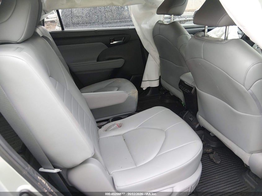 2023 Toyota Highlander VIN 5TDKDRAH0PS518736 IAAI salvage auction — FRONT END, Salvage Title, sold $9,650 on 2026-07-20 (photo 8)