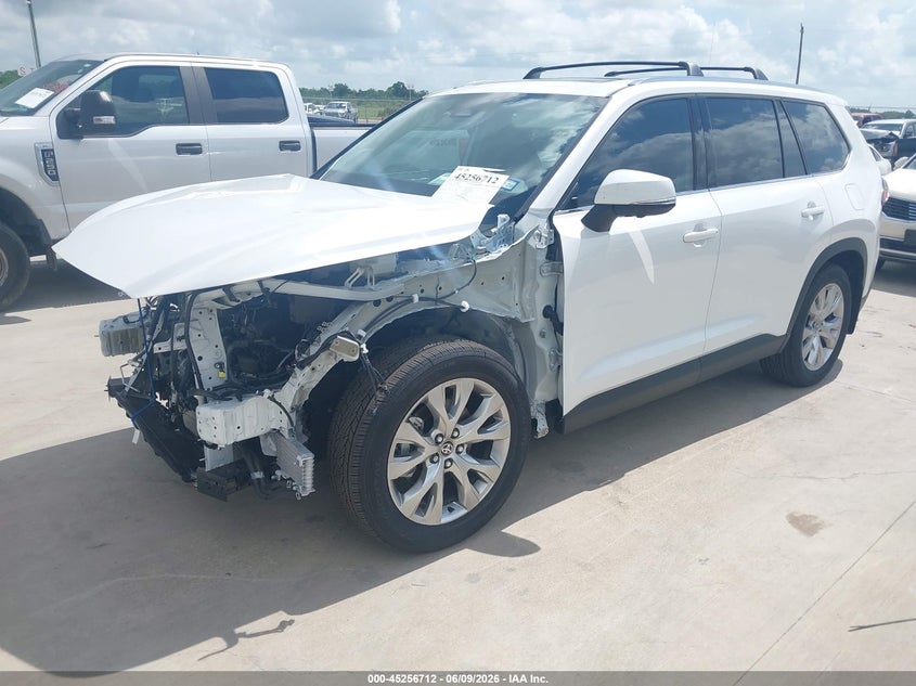2026 Toyota Highlander VIN 5TDACAB56TS090525 IAAI salvage auction — FRONT END, Salvage (Texas), sold $23,950 on 2026-07-30 (photo 2)