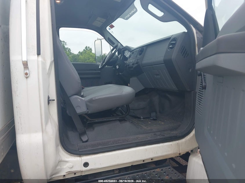 2011 Ford F-750 VIN 3FRWF7FGXBV375770 IAAI salvage auction — NORMAL WEAR, Sf97 (Mississippi), sold $14,950 on 2026-08-13 (photo 5)