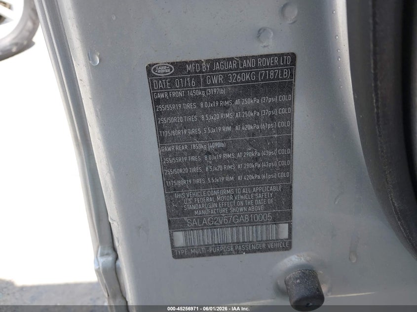2016 Land rover Lr4 VIN SALAG2V67GA810005 IAAI salvage auction — NORMAL WEAR, Salvage (Massachusetts), sold $1,000 on 2026-07-22 (photo 9)