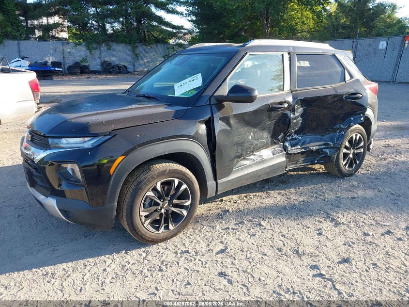 2021 Chevrolet Trailblazer VIN KL79MRSL3MB125511 IAAI salvage auction — LEFT & RIGHT, Salvage Title, sold $2,350 on 2026-07-14 (photo 2)