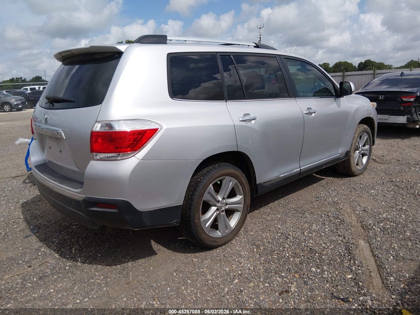 2013 Toyota Highlander VIN 5TDYK3EHXDS112966 IAAI salvage auction — WATER/FLOOD, Salvage Title, sold $1,050 on 2026-07-29 (photo 4)