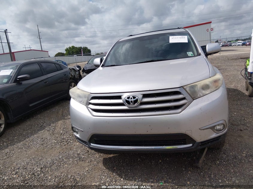 2013 Toyota Highlander VIN 5TDYK3EHXDS112966 IAAI salvage auction — WATER/FLOOD, Salvage Title, sold $1,050 on 2026-07-29 (photo 6)