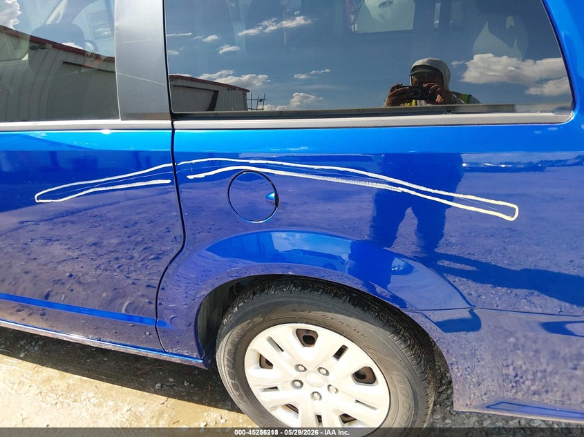 2018 Dodge Grand caravan VIN 2C4RDGBG6JR318629 IAAI salvage auction — NORMAL WEAR, Sf97 (North Carolina), sold $7,625 on 2026-08-13 (photo 6)