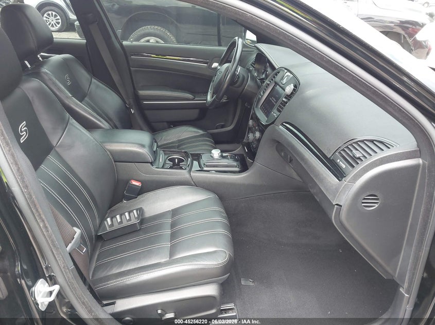 2022 Chrysler 300 VIN 2C3CCABG2NH158738 IAAI salvage auction — LEFT FRONT, Salvage Title, sold $7,250 on 2026-07-29 (photo 5)