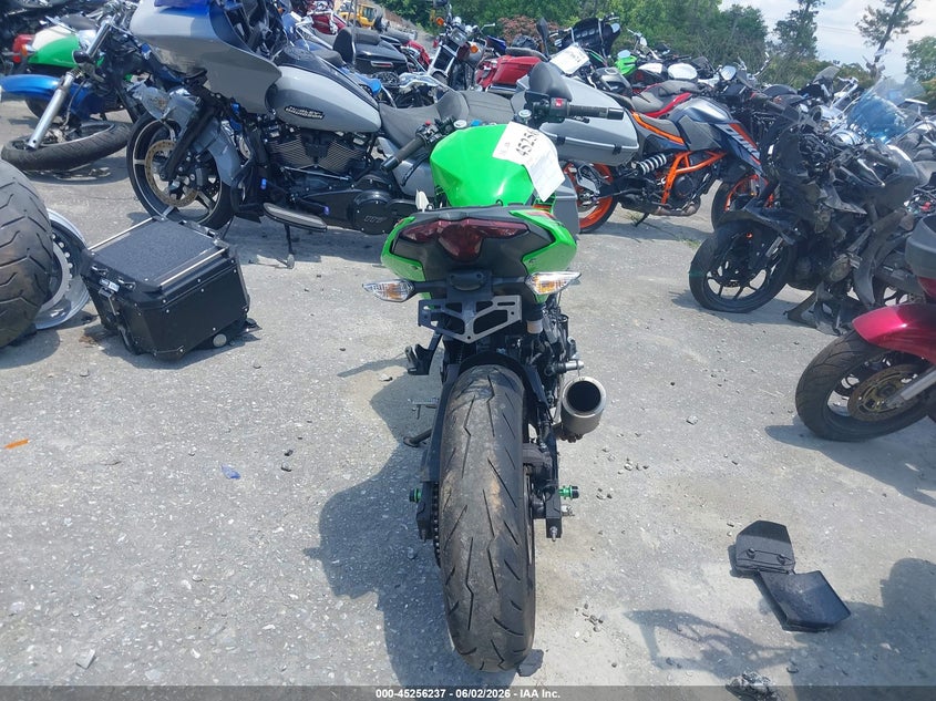 2024 Kawasaki Ninja VIN ML5EXGH15RDA26152 IAAI salvage auction — ALL OVER, Salvage Title, sold $475 on 2026-07-21 (photo 6)