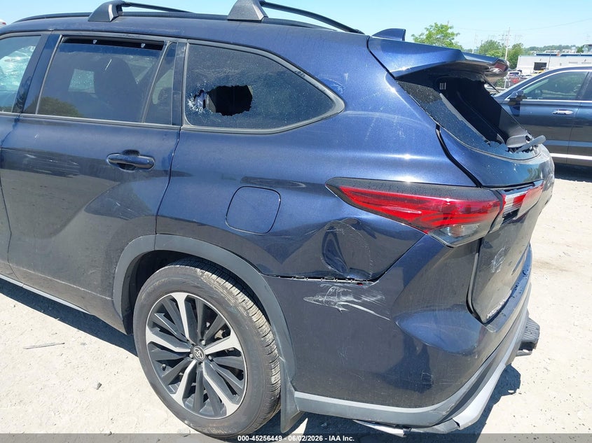 2022 Toyota Highlander VIN 5TDLZRBH1NS210802 IAAI salvage auction — ALL OVER, Salvage (Pennsylvania), sold $11,800 on 2026-08-02 (photo 6)