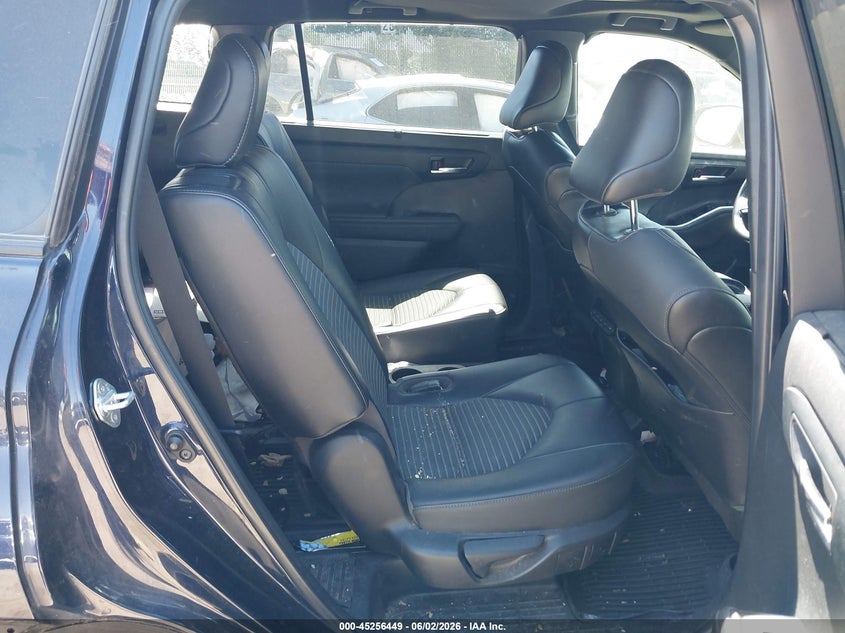2022 Toyota Highlander VIN 5TDLZRBH1NS210802 IAAI salvage auction — ALL OVER, Salvage (Pennsylvania), sold $11,800 on 2026-08-02 (photo 8)