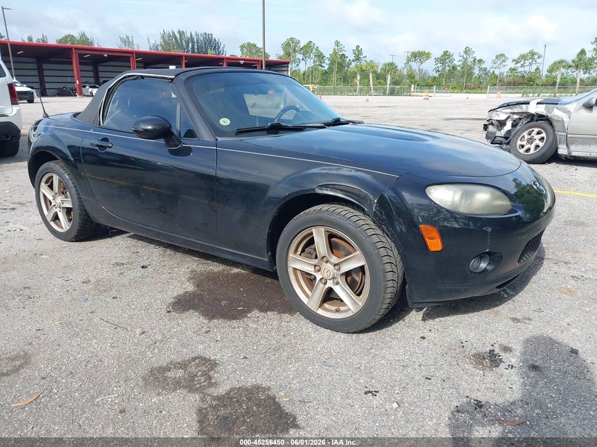 2008 Mazda Mx-5 VIN JM1NC25F880152030 IAAI salvage auction — NORMAL WEAR, Clear (Florida), sold $525 on 2026-07-06 (photo 1)