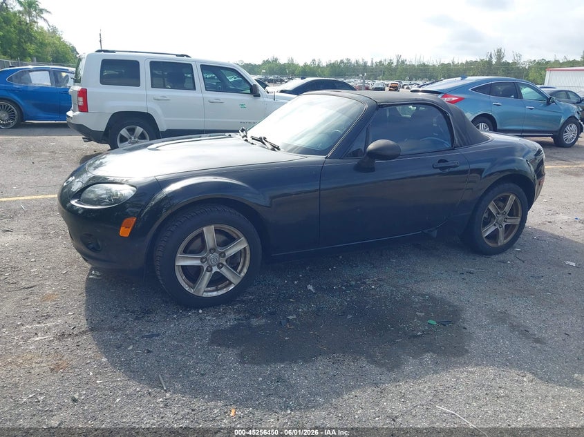 2008 Mazda Mx-5 VIN JM1NC25F880152030 IAAI salvage auction — NORMAL WEAR, Clear (Florida), sold $525 on 2026-07-06 (photo 2)