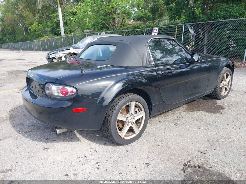 2008 Mazda Mx-5 VIN JM1NC25F880152030 IAAI salvage auction — NORMAL WEAR, Clear (Florida), sold $525 on 2026-07-06 (photo 4)