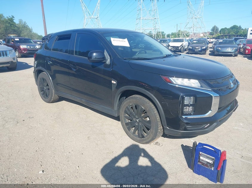2021 Mitsubishi Outlander VIN JA4ARUAUXMU002804 IAAI salvage auction — VANDALISM, Salvage Title, sold $5,600 on 2026-07-17 (photo 1)