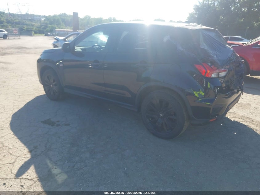 2021 Mitsubishi Outlander VIN JA4ARUAUXMU002804 IAAI salvage auction — VANDALISM, Salvage Title, sold $5,600 on 2026-07-17 (photo 3)
